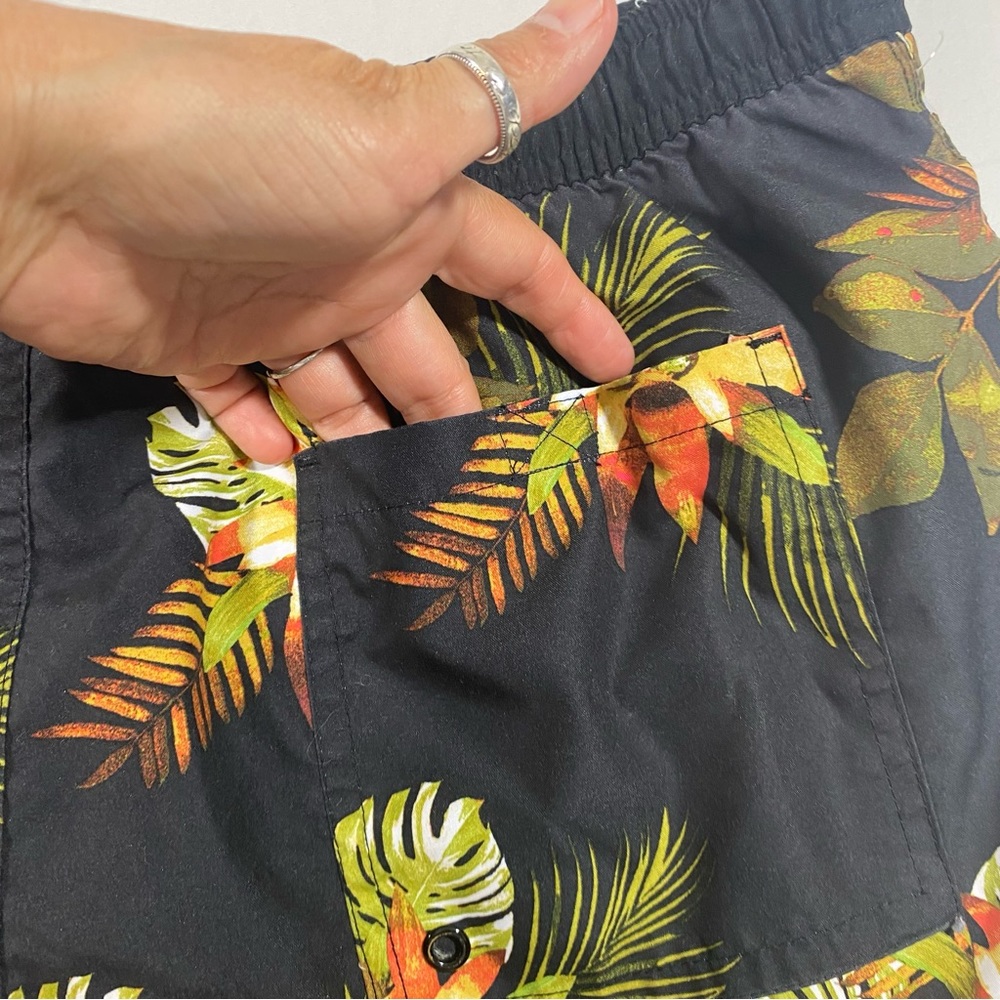Merona Men’s Large Black Swim Trunks - Picture 3 of 8